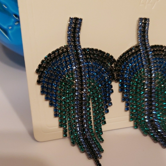 Elegant Blue and Green Leaf Earrings - Picture 4 of 8